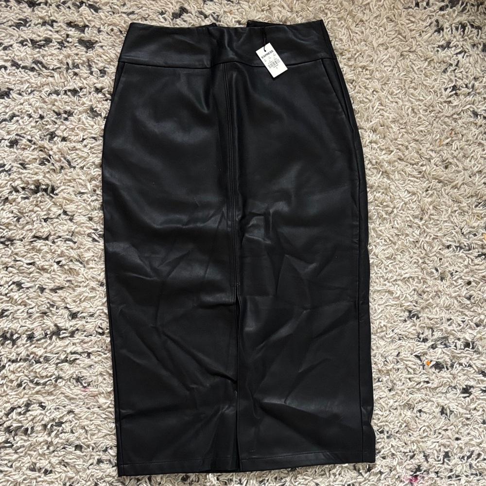 Express NWT Black Faux Leather Pencil Skirt - size 6